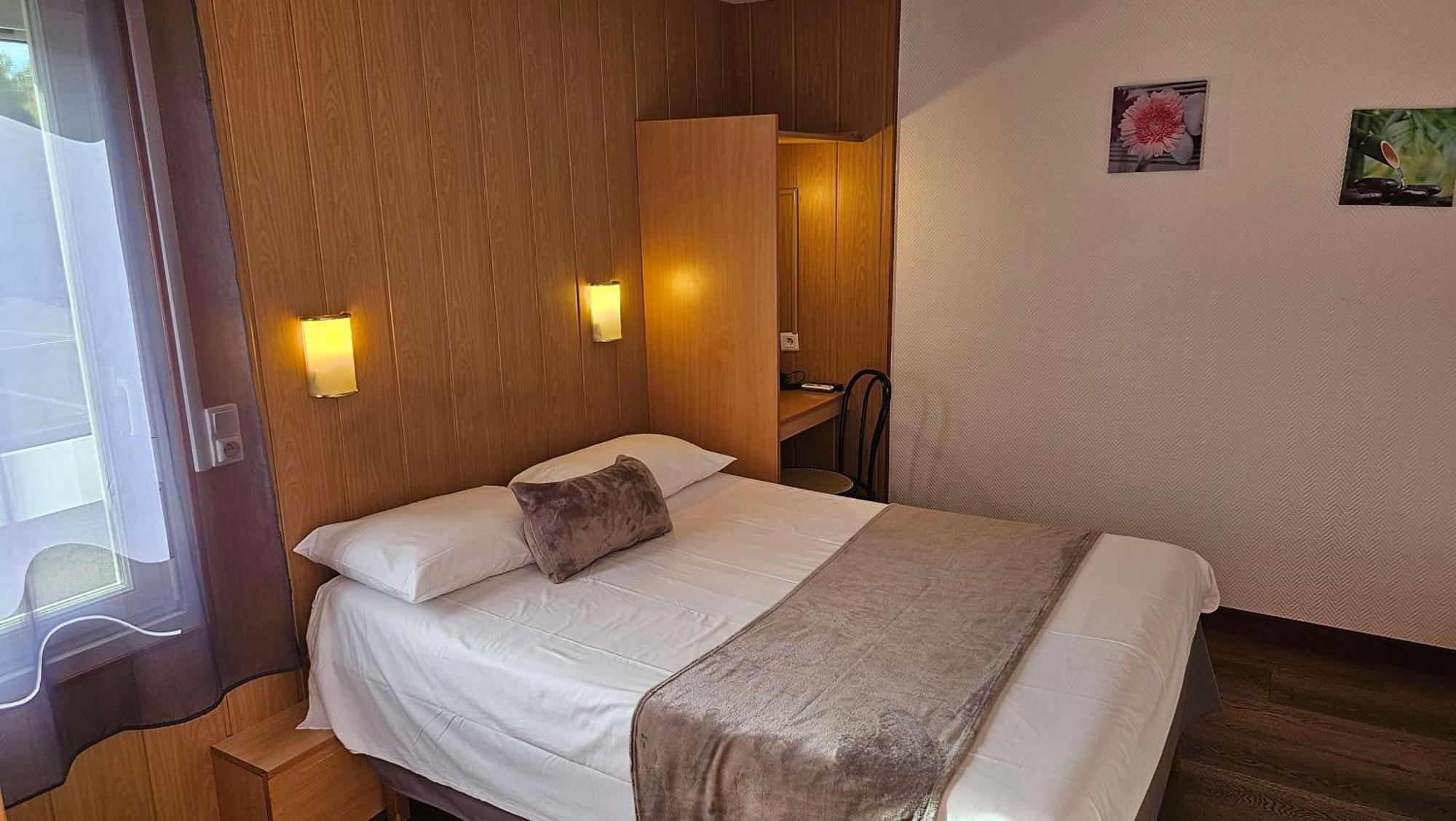 Brit Hotel Essentiel Pau Lescar Exterior foto