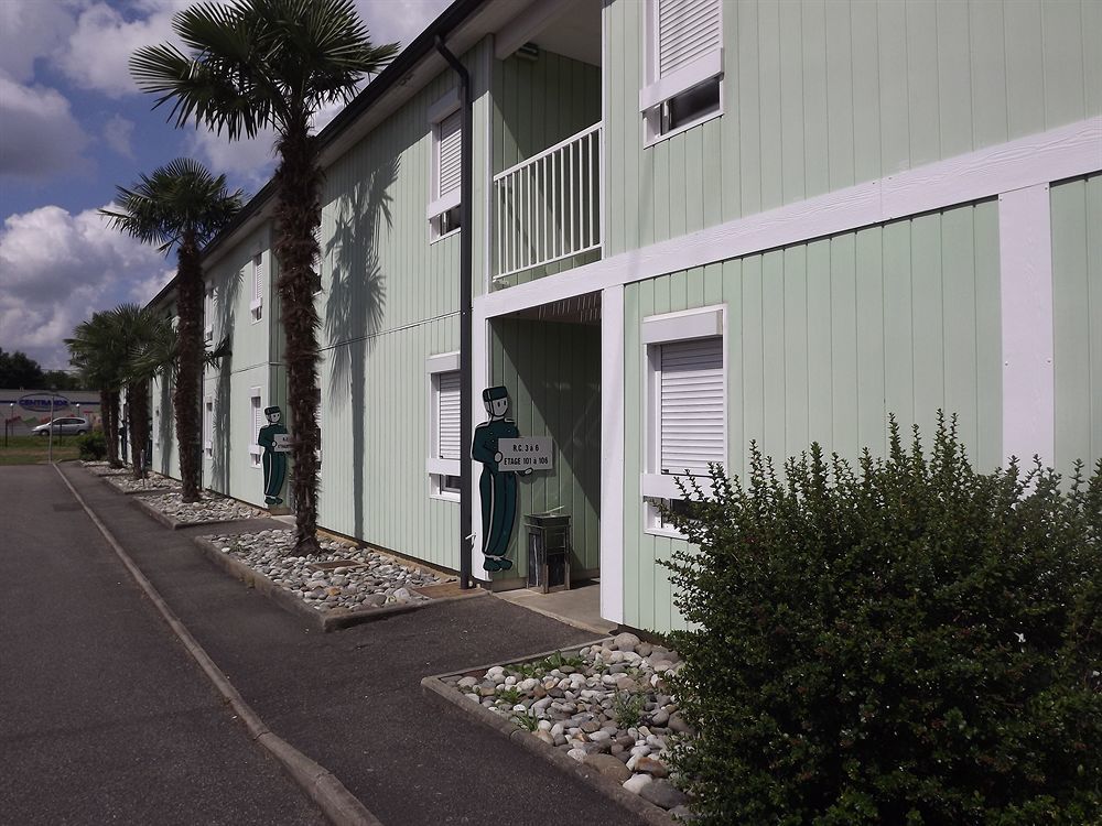 Brit Hotel Essentiel Pau Lescar Exterior foto